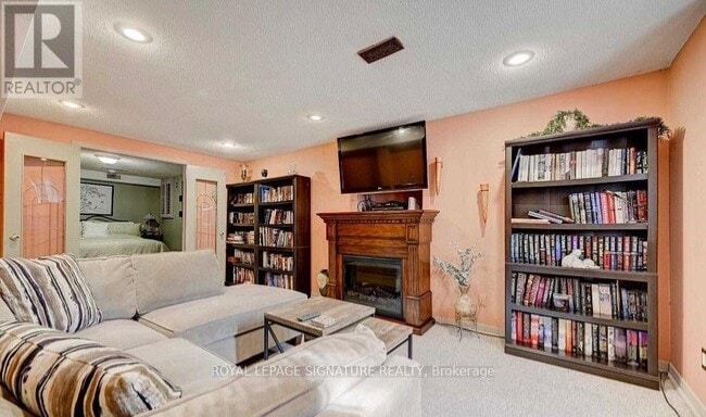 Building Photo - 608 Springview Dr