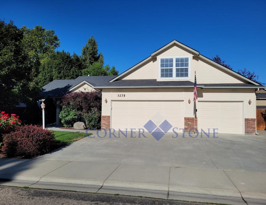 Foto principal - Beautiful Home with Bonus Room!