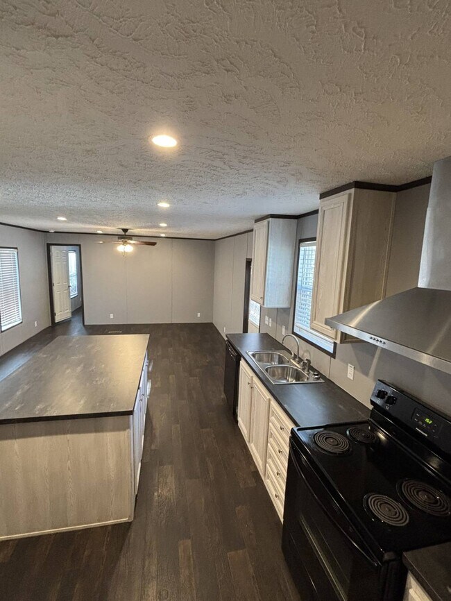 Foto del edificio - 3150 Plateau Dr