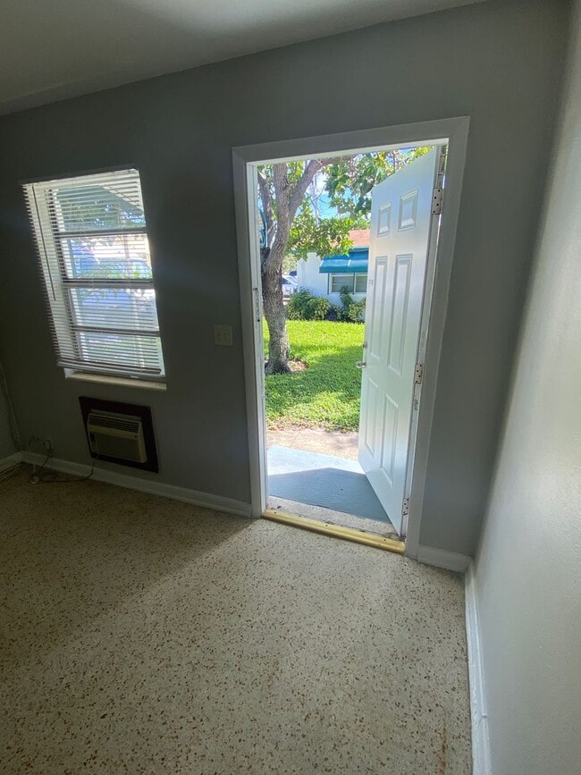 Foto del edificio - 711 Gotham Ct