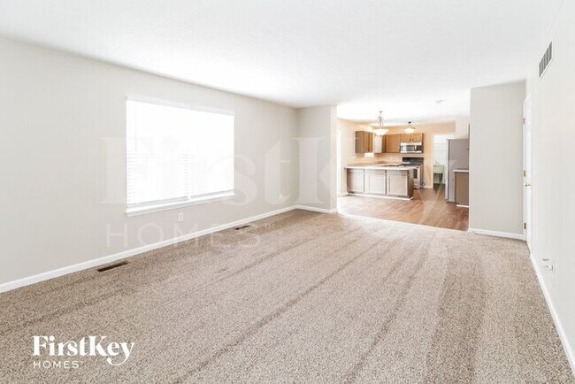 Foto del edificio - 83 Bayberry Ln