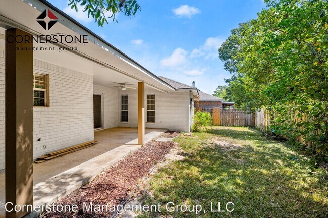 Building Photo - 3 br, 2 bath House - 8000 Rosewood Dr.