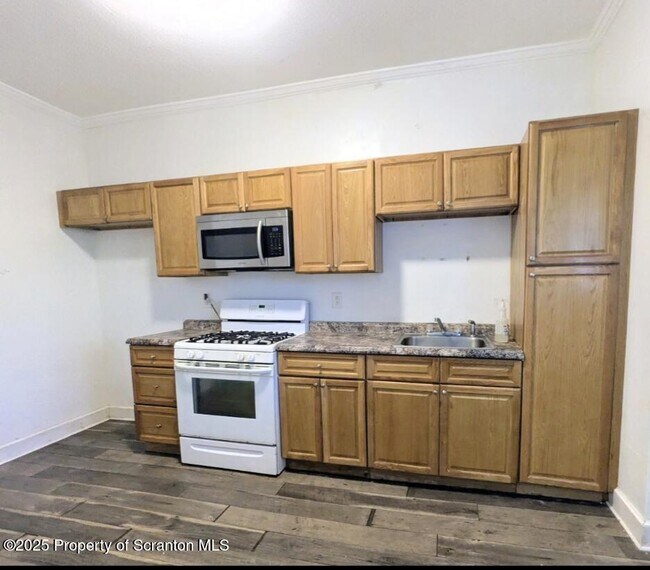 Building Photo - 1220 Schlager St
