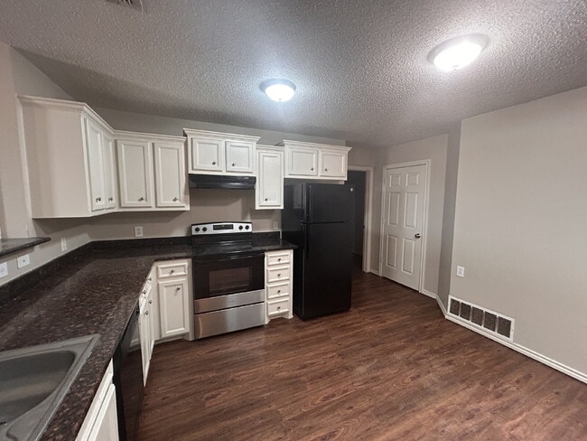Building Photo - 7803 Avenue J