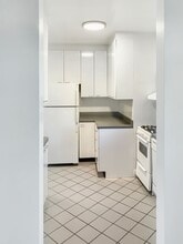 Building Photo - 1-50 Greenway Terrace