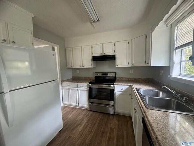 Foto del edificio - 3201 Delia Ln NW