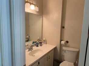 Building Photo - 2802 Valley Forest Dr