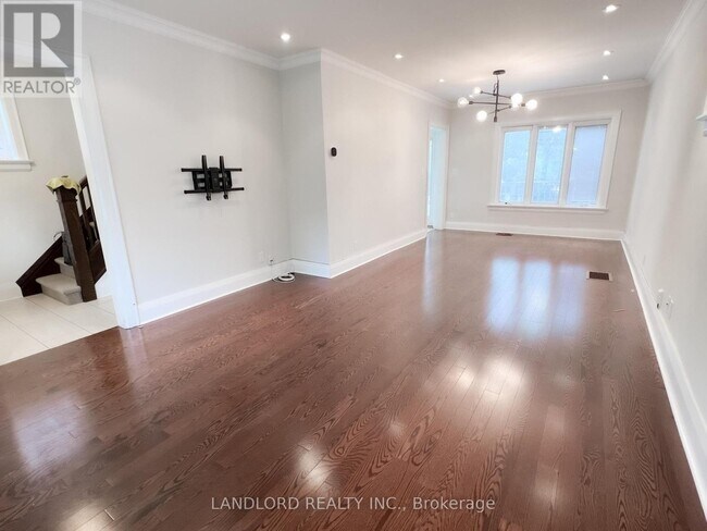 Building Photo - 53 Snowdon Ave