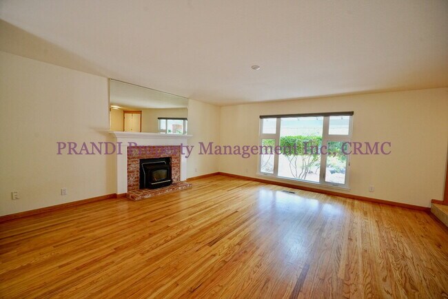 Building Photo - "Charming 4-Bed, 3-Bath Sanctuary in San R...