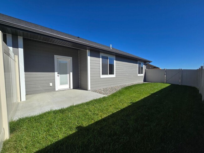 Building Photo - 6314/6316 Decker Lane