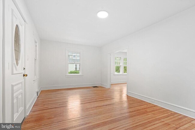 Building Photo - 126 Estaugh Ave
