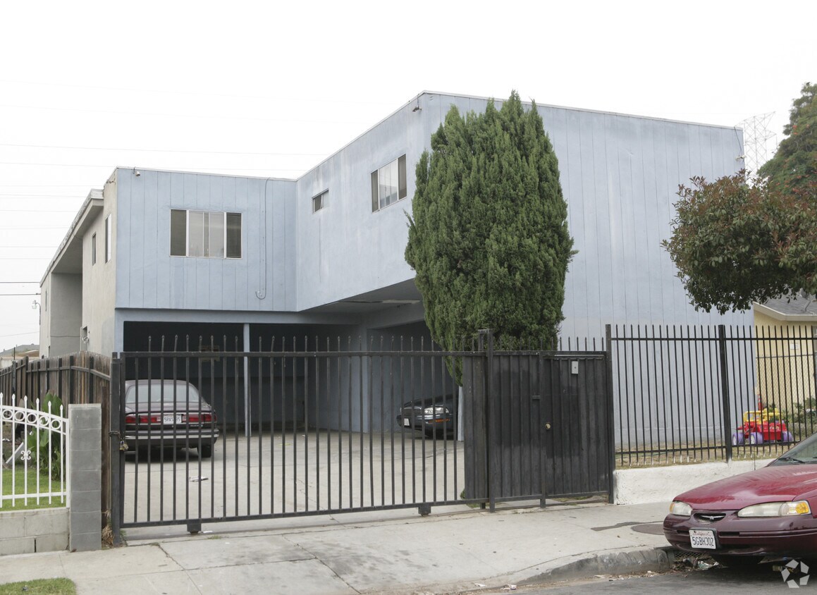 Primary Photo - 1102 W 97th St