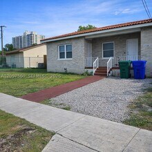 Building Photo - 3110 SW 21st St