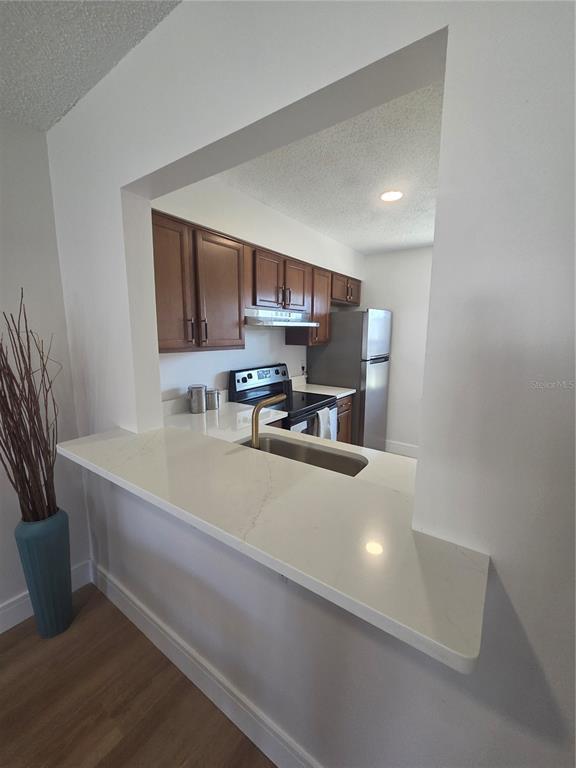 Foto del edificio - 13719 Mission Oaks Blvd