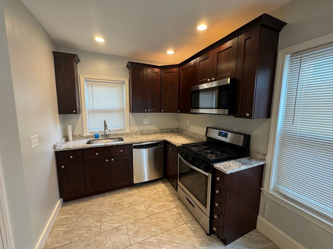 Primary Photo - |Updated| Haverhill Two-Bedroom Apartment ...