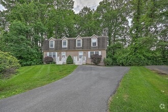 Building Photo - 252 Wildwood Dr