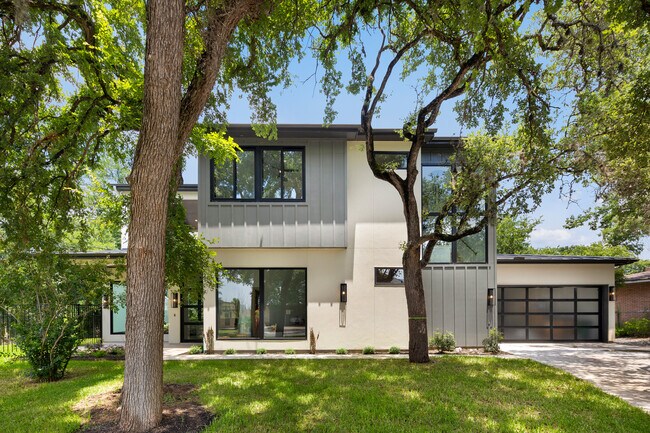 Foto del edificio - 2504 Bluffview Dr