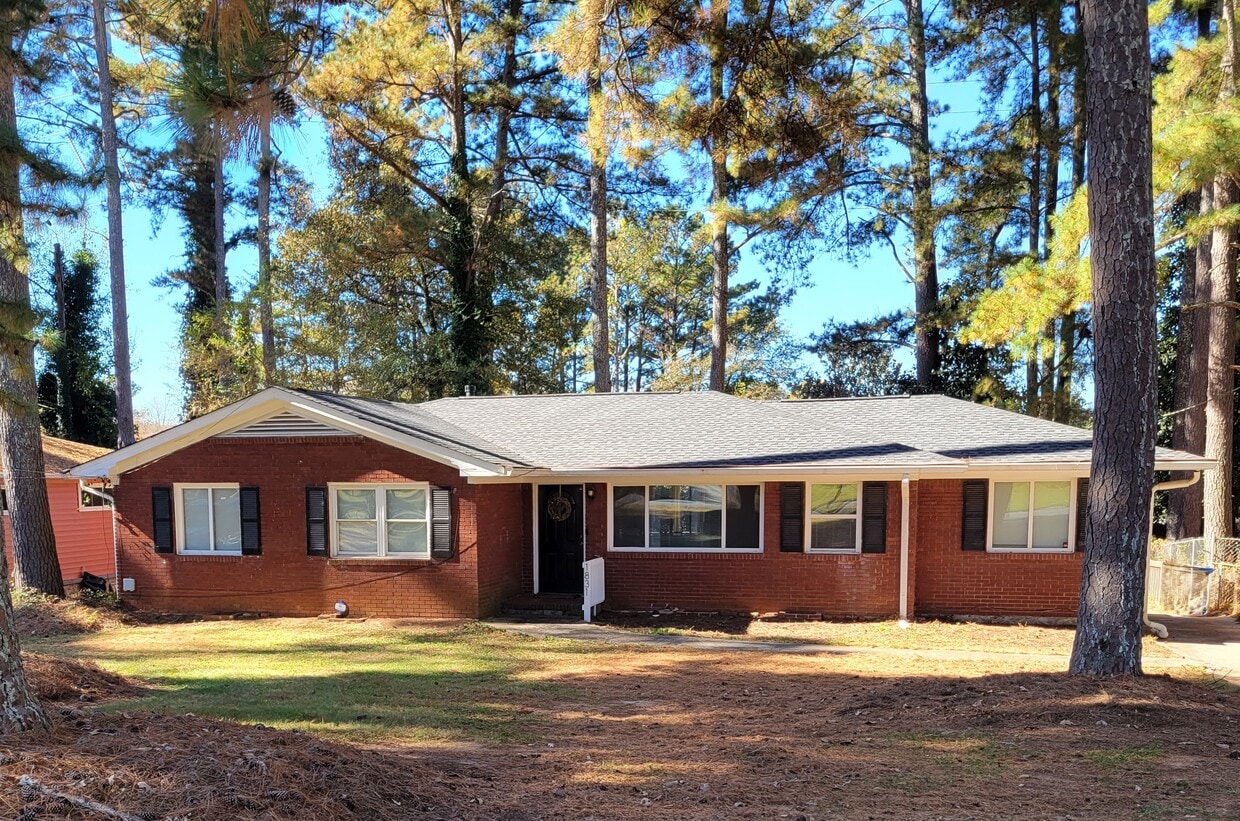 Primary Photo - 1831 Shepherd Cir SW