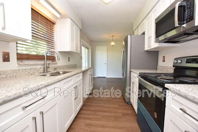 Foto del edificio - 1015 E Tee Cir