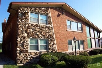 Building Photo - 6300 W 63rd St