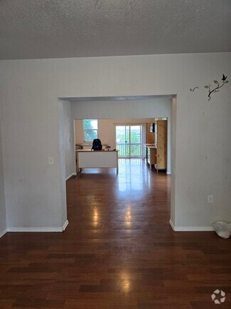 Building Photo - 1347 Fawcett Ave