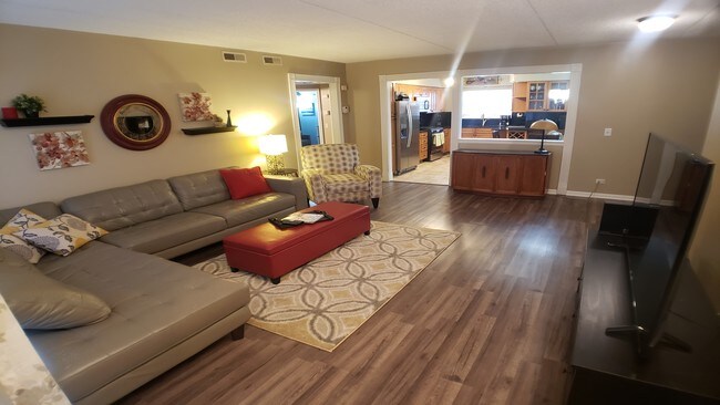 Foto del edificio - 4748 N Elston Ave