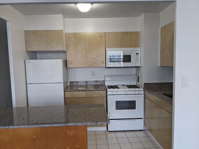 Kitchen with an island - 270 Marin Blvd