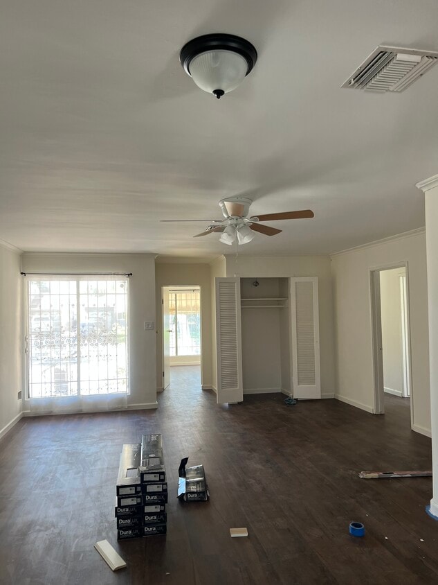 living room - 13216 McKinley Ave