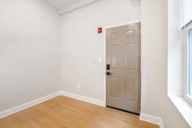 Foto del edificio - 604 N Eutaw St