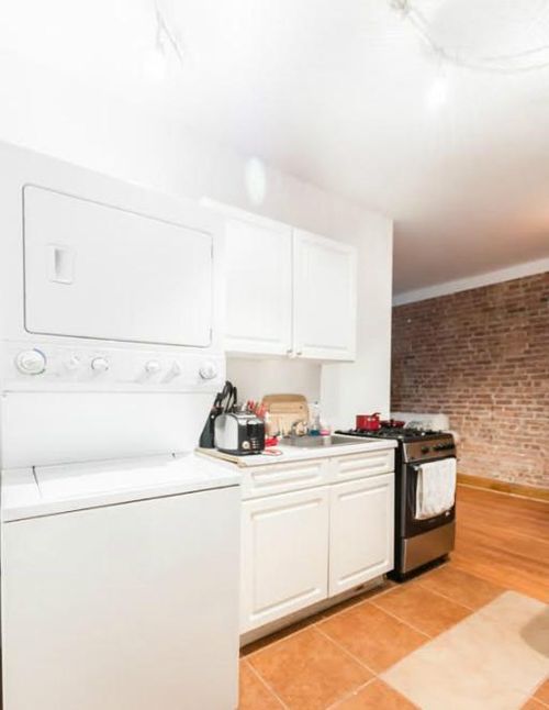 Foto del edificio - 2255 1st Ave