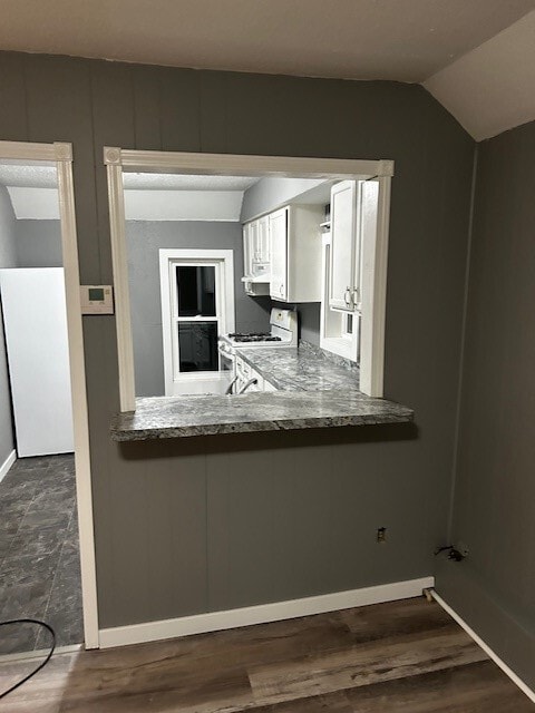 Building Photo - 902 6th Ave NE