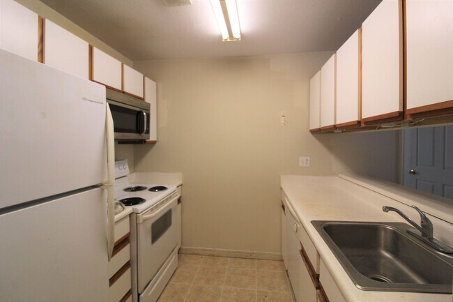 Foto del edificio - River View Condo in Star City - 4 Bedrooms - Available 06/04/2026