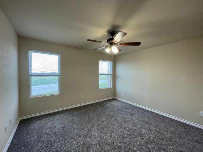 Building Photo - Town home for rent