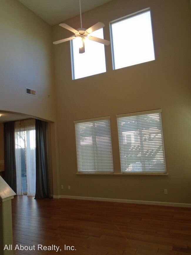 Building Photo - 4 br, 2.5 bath House - 1081 MANZA CIRCLE