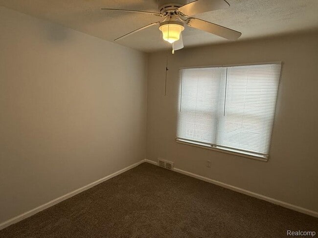 Foto del edificio - 12851 Rosemary Blvd