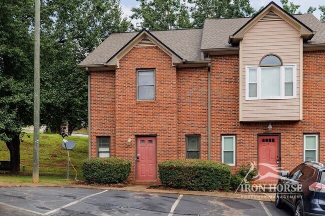 Building Photo - 393 Old Epps Bridge Rd