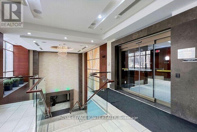 Photo du bâtiment - 310 Burnhamthorpe Rd W