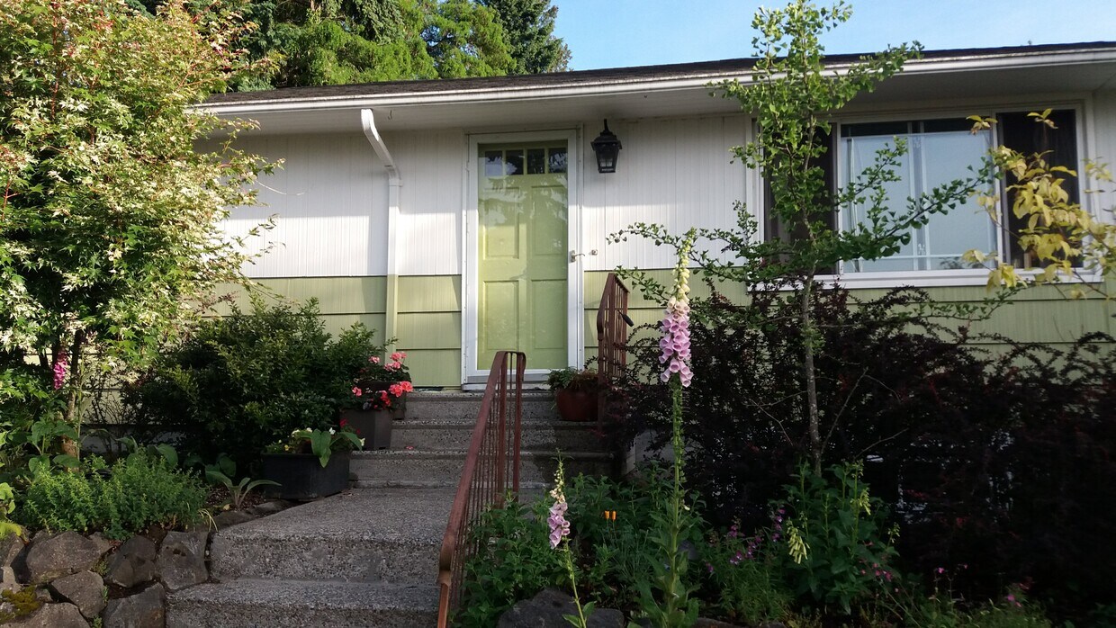 Foto principal - 4211 S 160th St