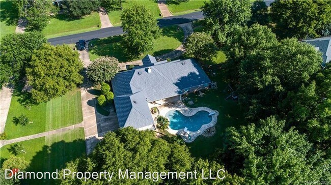 Building Photo - 4 br, 3 bath House - 143 Lakewood Point