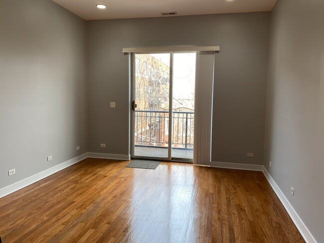 Building Photo - 14 S Leavitt St