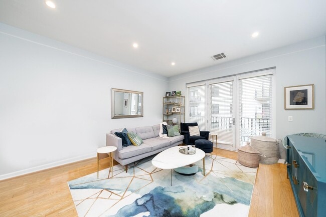 Foto del edificio - 1300 Grand St