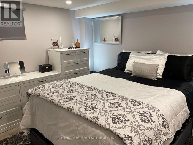 Building Photo - 79 Barrhead Crescent