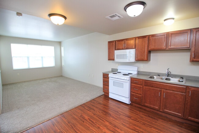 Building Photo - City Center Apartments