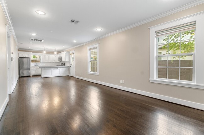 Foto del edificio - 814 E 23rd St