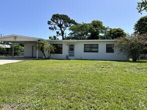 Building Photo - 427 Azalea Ave