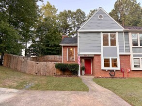 Building Photo - 1141 Berkley Dr SE