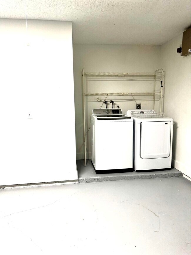 Foto del edificio - 1368 Waterway Cove Dr