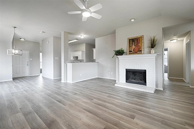 Foto del edificio - 3721 Mountain Ranch Rd