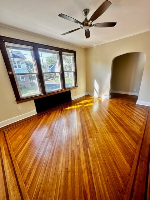 Foto del edificio - 228 Laurel Ave