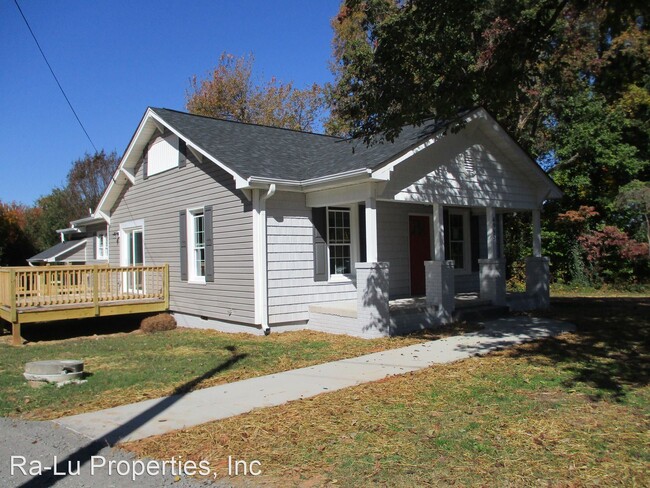 Building Photo - 2 br, 2 bath House - 4995 Reidsville Rd